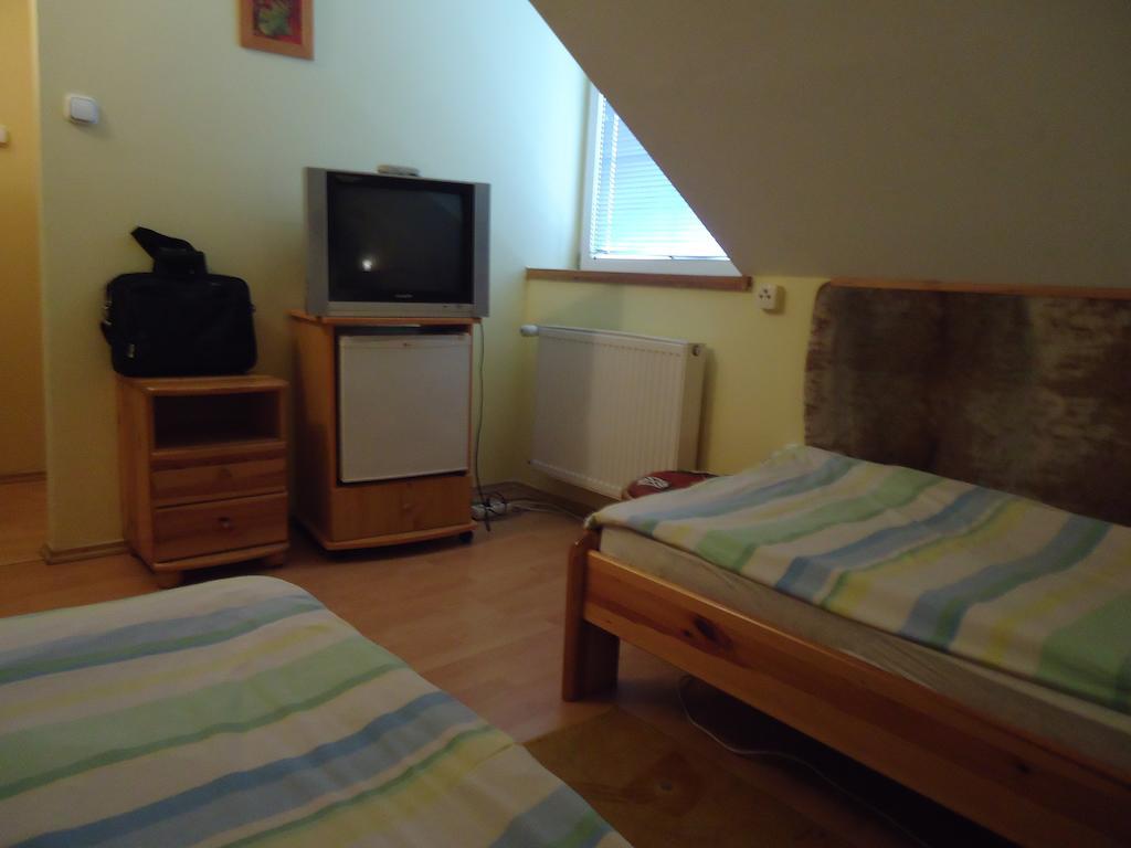 Czermann Panzió és Étterem Oroszlány Quarto foto